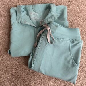 Figs Aqua Scrub Ensemble